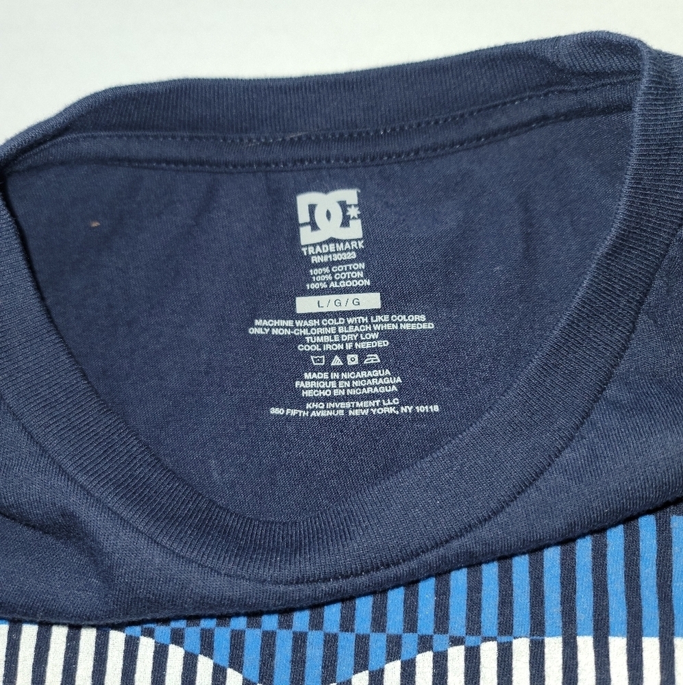 DC Trademark Mens Short Sleeve Crew Neck Navy Graphic Blue White Stripe SZL - Picture 6 of 6
